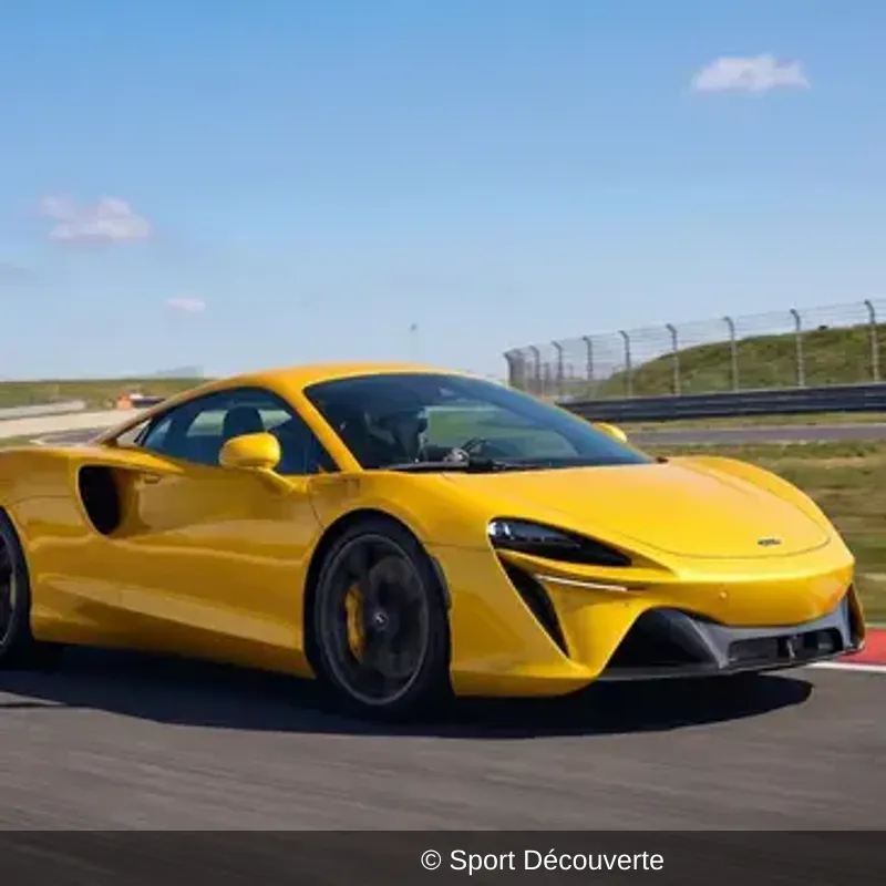 Baptême en McLaren Artura - Circuit de Dijon-Prenois