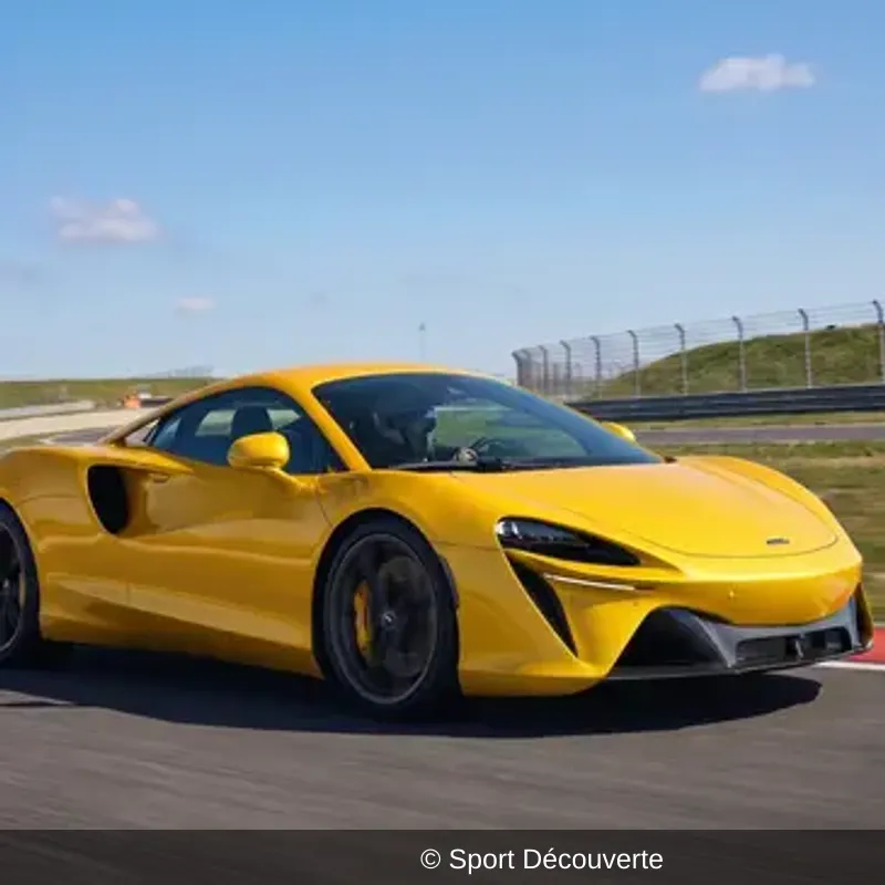 Baptême en McLaren Artura - Circuit de l’Anneau du Rhin