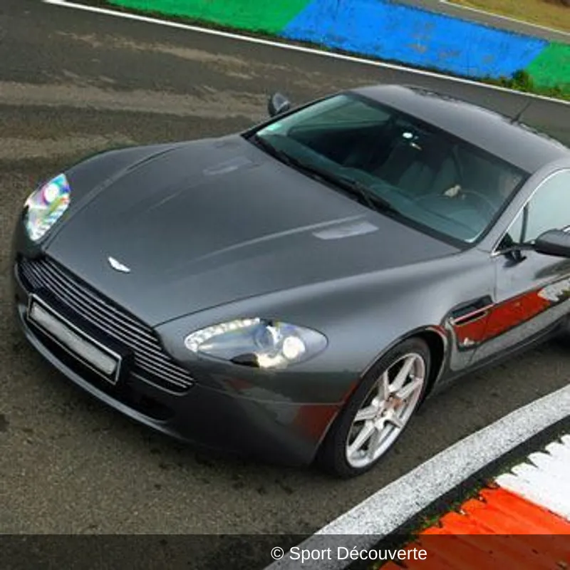 Coffret Pilotage Aston Martin sur le circuit de Dreux