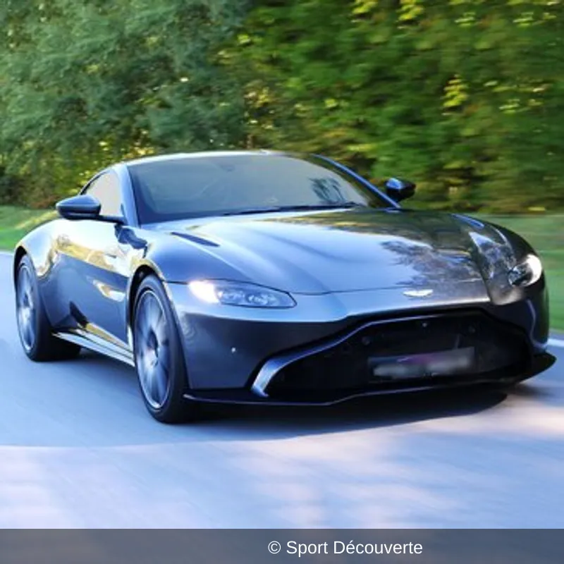 Coffret Pilotage Aston Martin sur le circuit des Ecuyers
