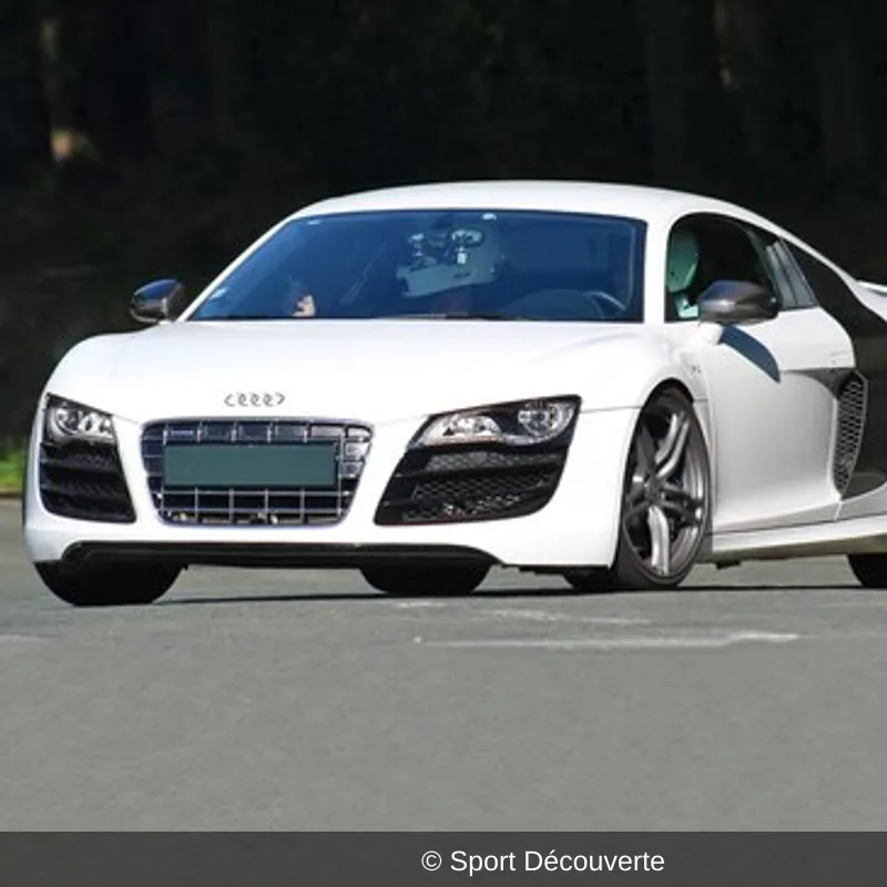 Coffret Pilotage en Audi R8 V10 sur le circuit de Clastres