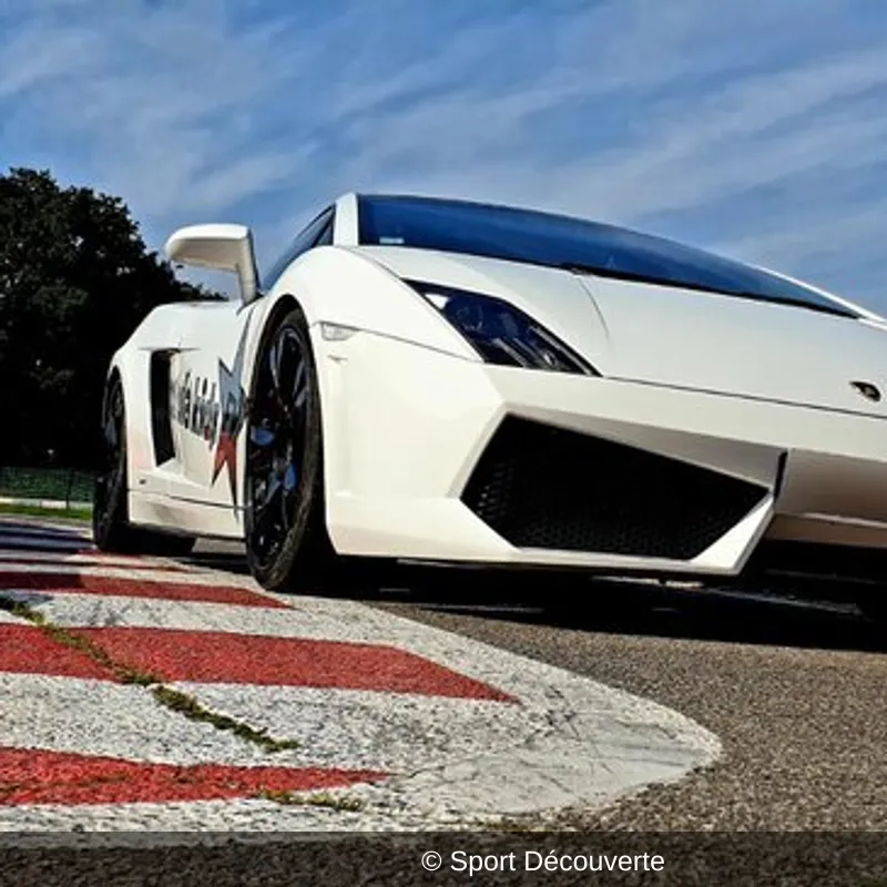 Coffret Pilotage Enfant en Lamborghini sur le circuit d’Abbeville