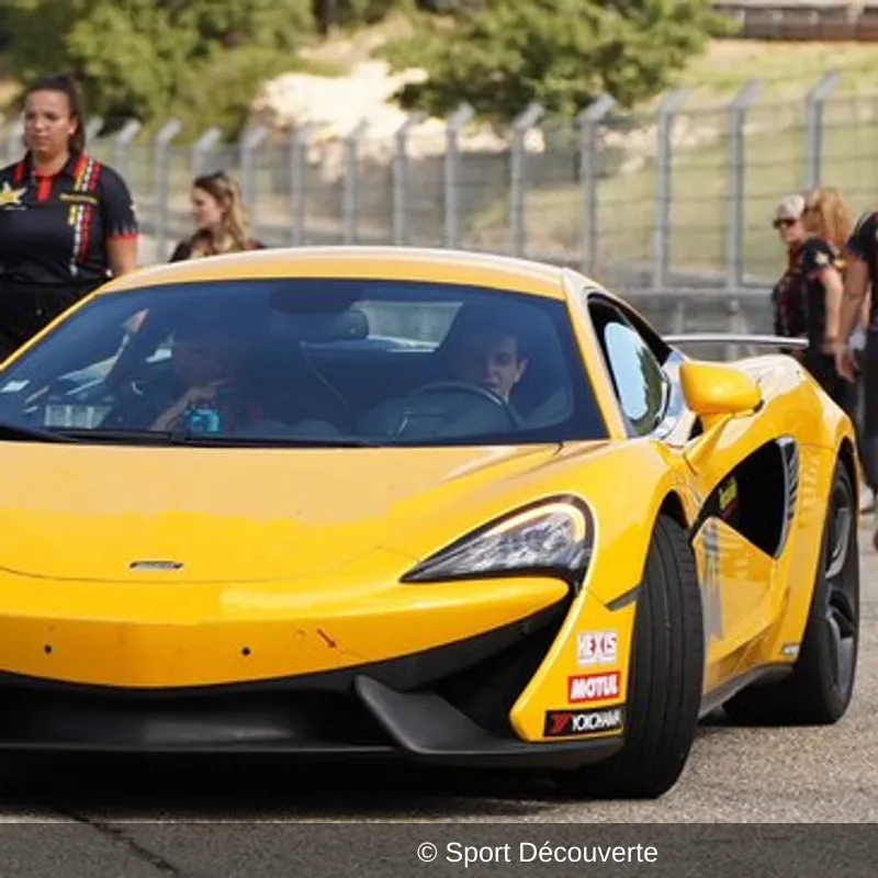Coffret Pilotage Enfant en McLaren 540C sur le circuit d’Abbeville