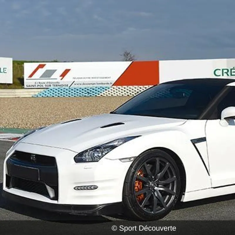 Coffret Pilotage Nissan GT-R sur le circuit de Mettet