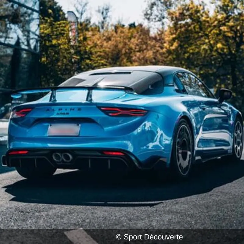 Pilotage Alpine A110 R sur le circuit de Dijon-Prenois