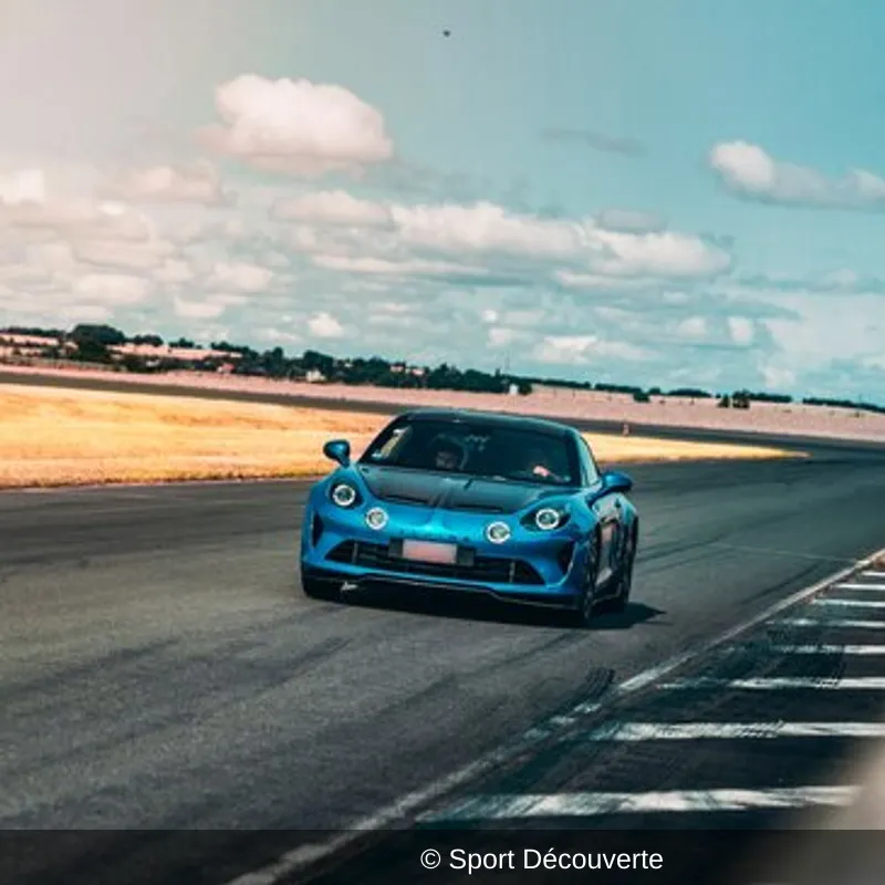 Pilotage Alpine A110 R sur le circuit de Fontenay-le-Comte