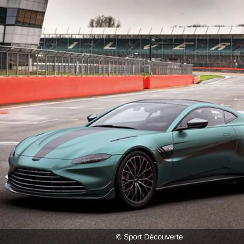 Pilotage Aston Martin Vantage F1 Edition sur le circuit Dijon-Prenois