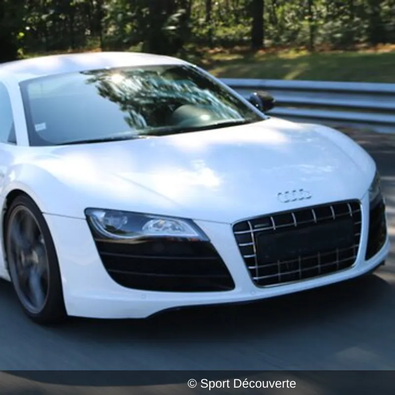 Pilotage Audi R8 V10 sur le circuit de Mirecourt