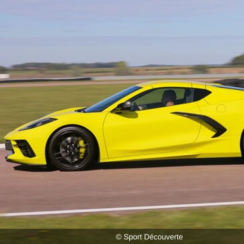 Pilotage Corvette C8 sur le circuit de Clastres