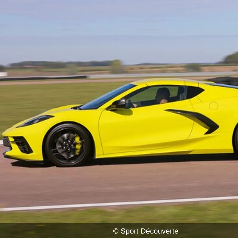 Pilotage Corvette C8 sur le circuit de Ladoux