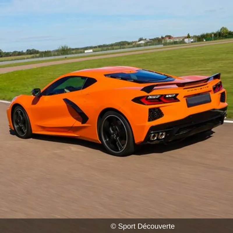 Pilotage Corvette C8 sur le circuit de Pont l’Évêque