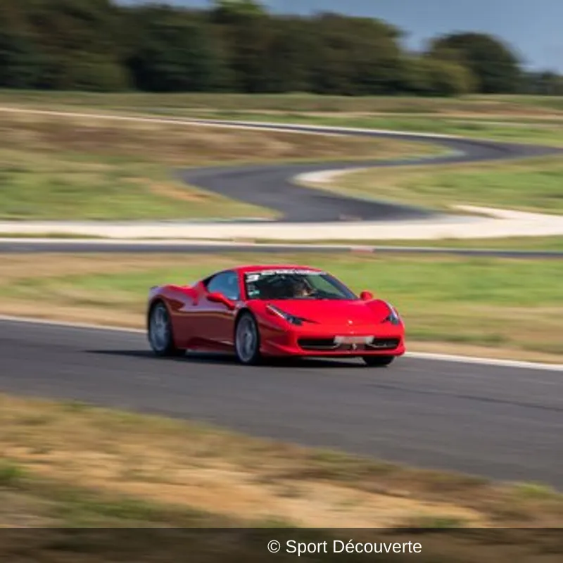 Pilotage Ferrari 488 GTB sur le circuit de Mornay
