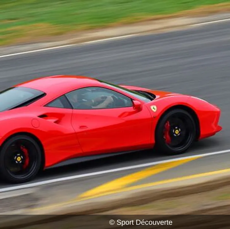 Pilotage Ferrari 488 GTB sur le circuit des Écuyers