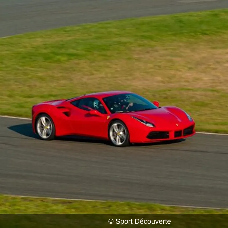 Pilotage Ferrari 488 GTB sur le circuit du Luc