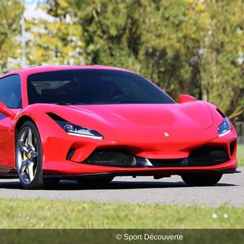 Pilotage Ferrari F8 Tributo sur le circuit d’Abbeville