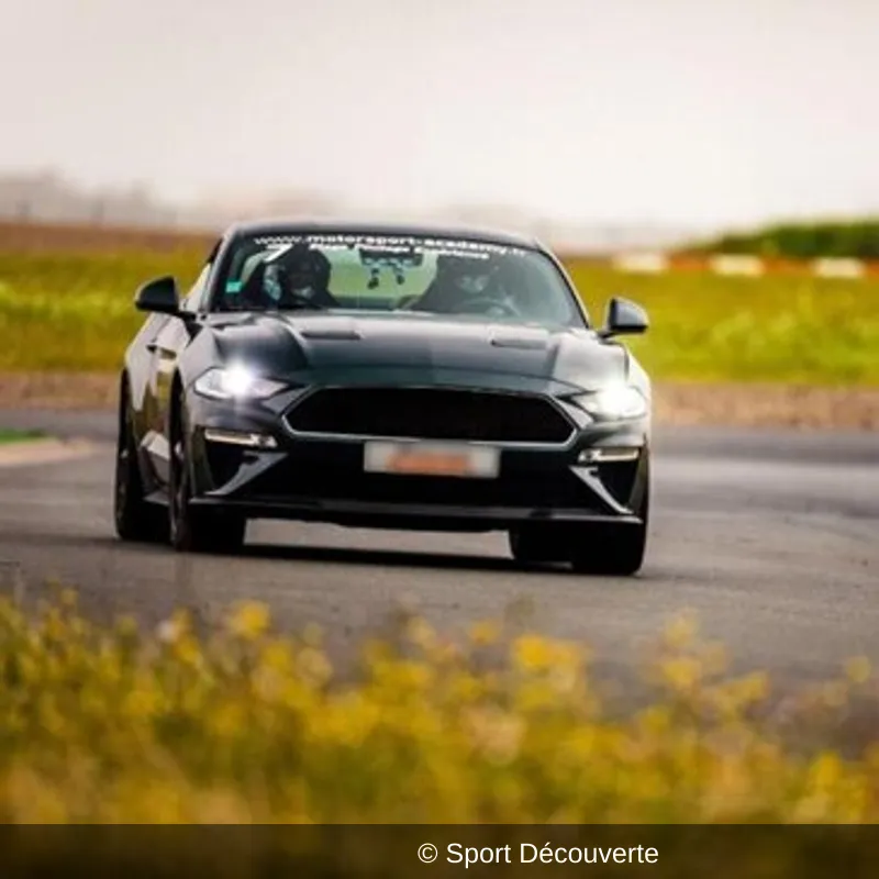 Pilotage Ford Mustang Bullitt sur le circuit de Dijon-Prenois