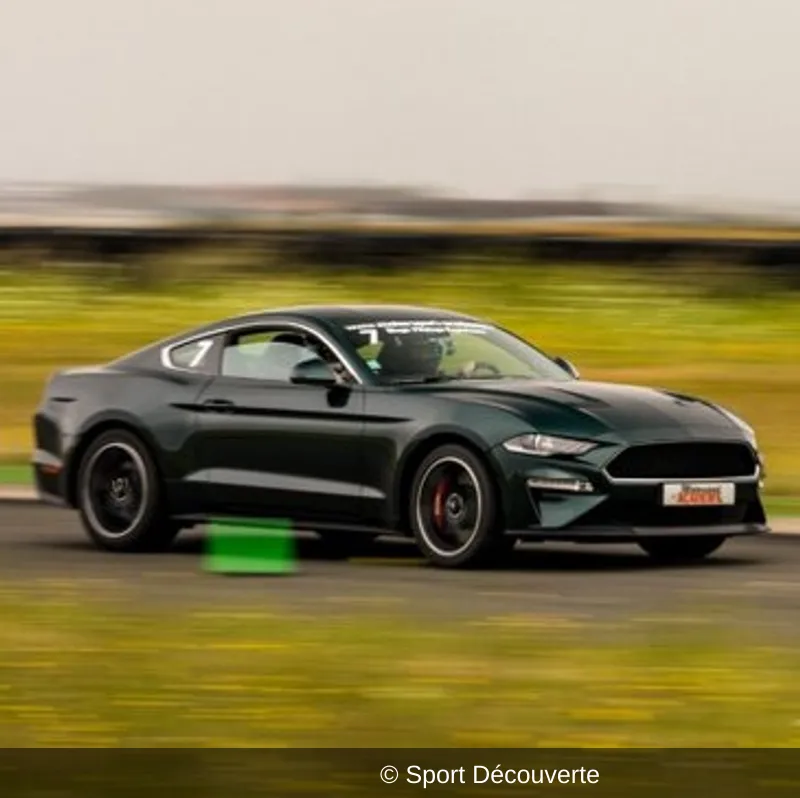 Pilotage Ford Mustang Bullitt sur le circuit de Fay-de-Bretagne