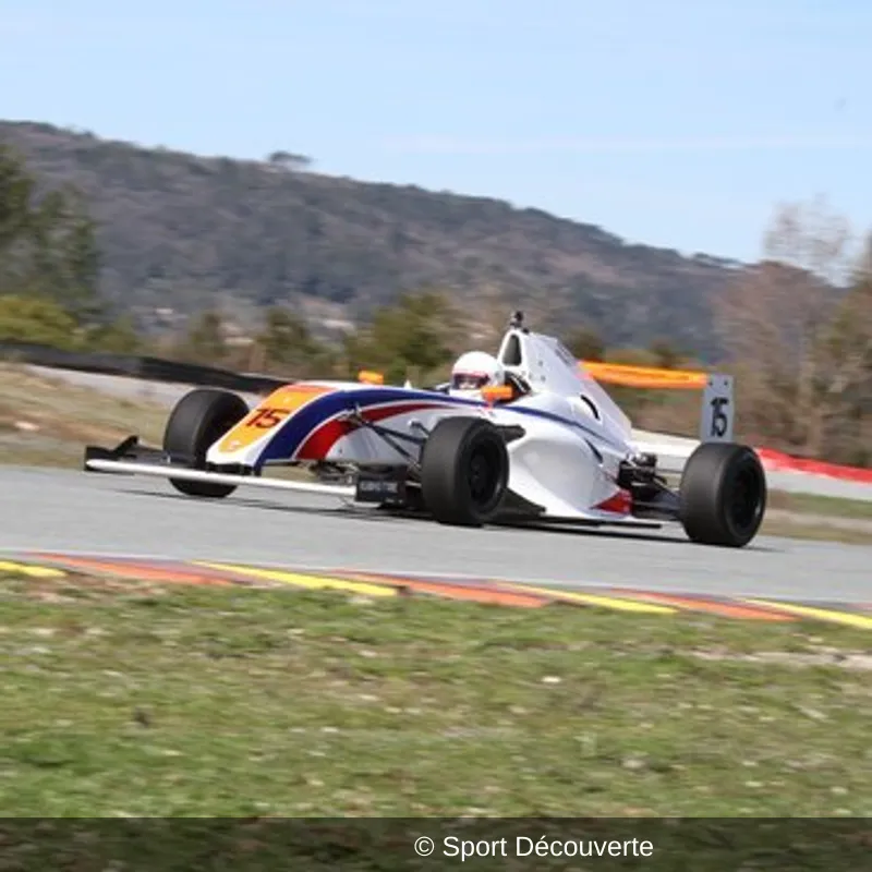Pilotage Formule 4 sur le circuit de Folembray