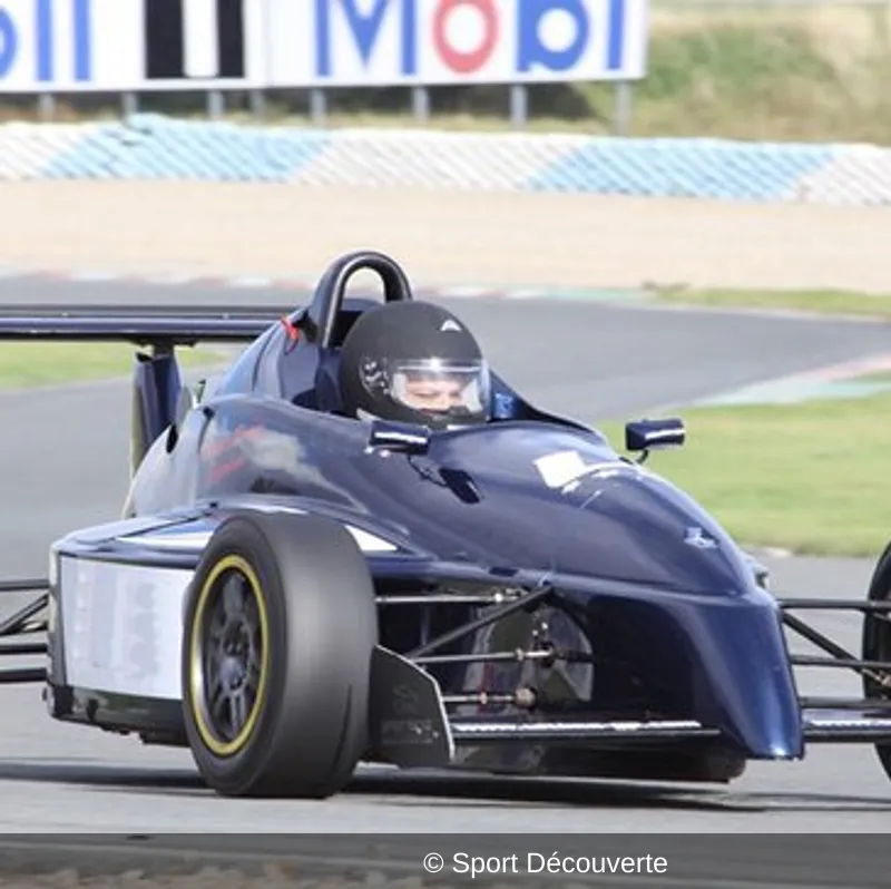 Pilotage Formule Renault sur le circuit de Montlhéry
