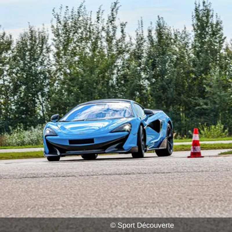 Pilotage McLaren 600LT sur le circuit de la Ferté-Gaucher