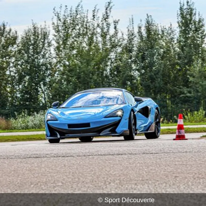 Pilotage McLaren 600LT sur le circuit du Luc