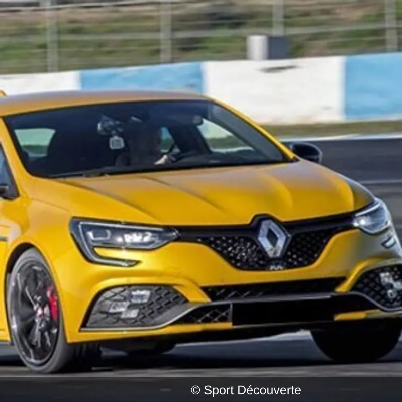Pilotage Mégane RS Trophy sur le circuit du Val de Vienne