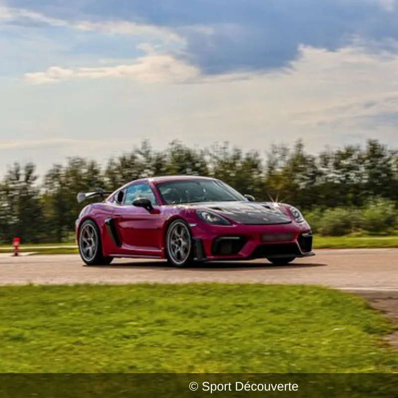 Pilotage Porsche 718 Cayman GT4 RS sur le circuit de Clastres