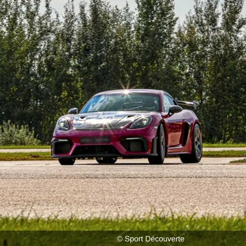 Pilotage Porsche 718 Cayman GT4 RS sur le circuit de Folembray