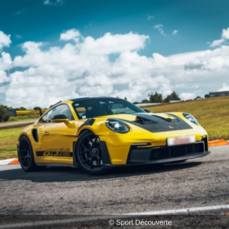 Pilotage Porsche 992 GT3 RS sur le circuit de Dijon Prenois