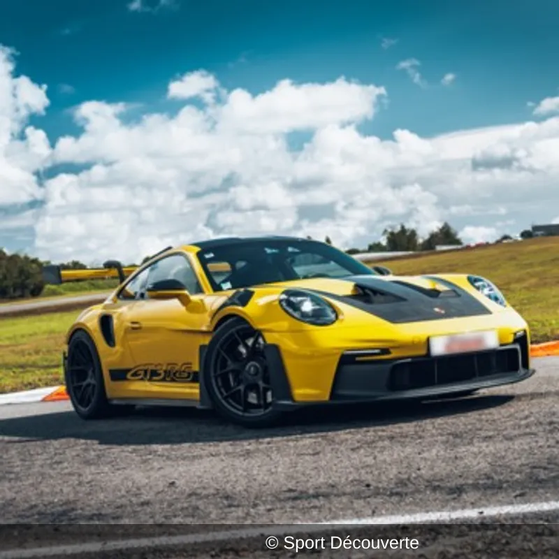 Pilotage Porsche 992 GT3 RS sur le circuit de Magny-Cours