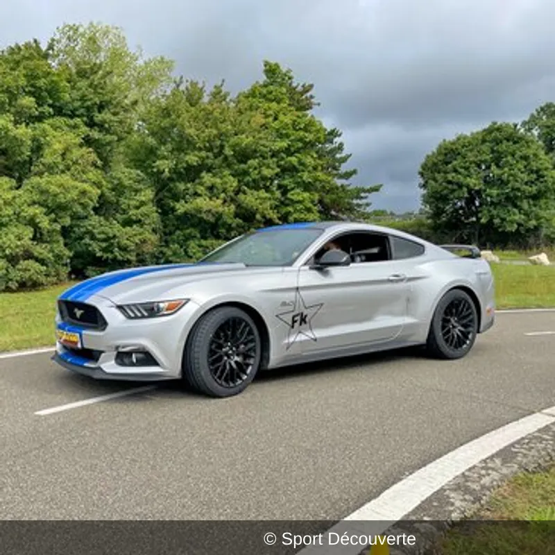 Pilotage pour Enfant en Ford Mustang sur le circuit du Grand Sambuc