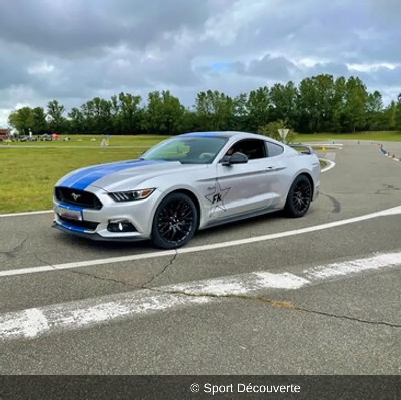 Pilotage pour Enfant en Ford Mustang V8 à Fontenay-le-Comte
