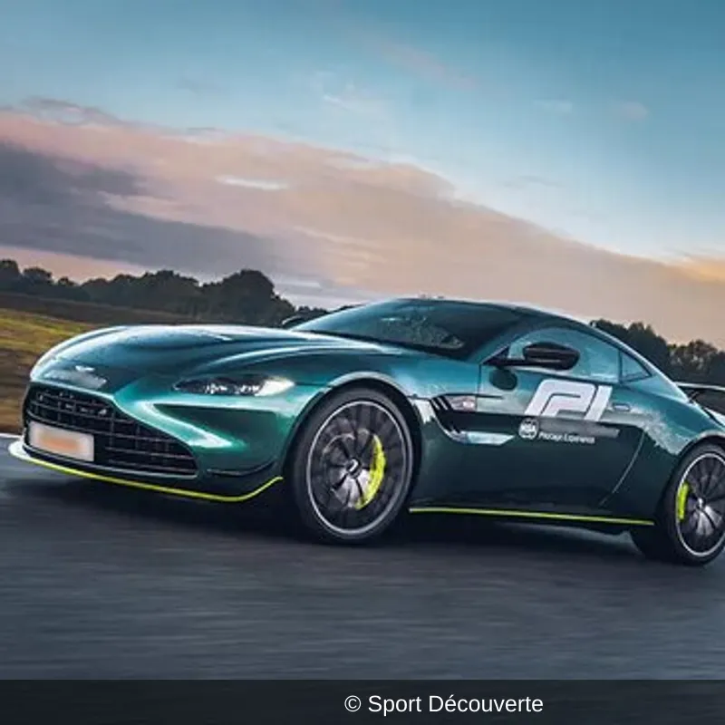 Stage Aston Martin Vantage F1 Edition sur le circuit de Nogaro